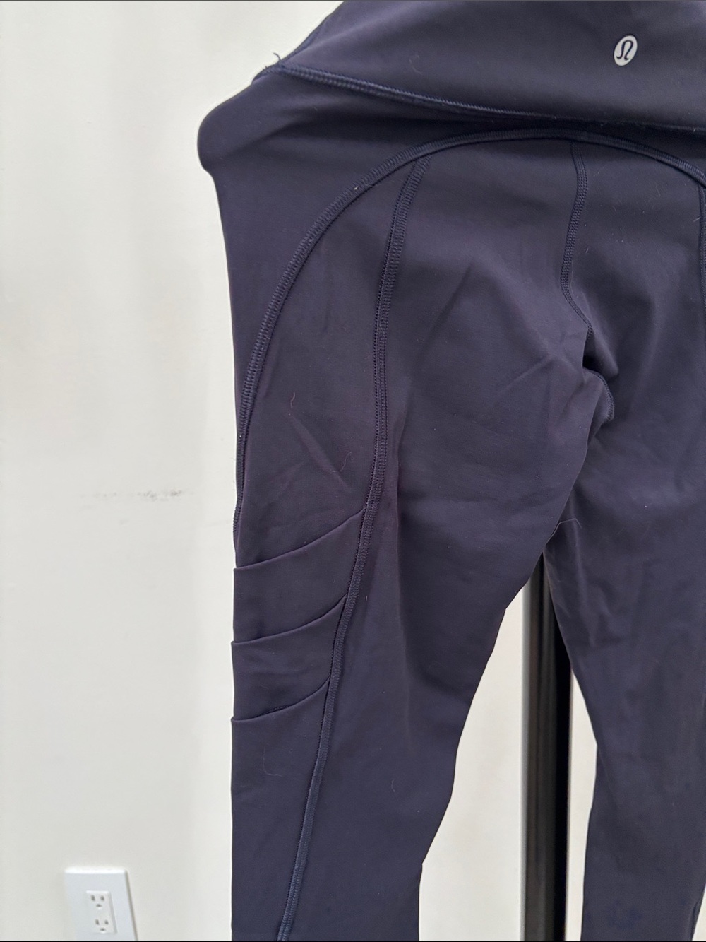 Lululemon Navy Active Leggings - Picture 2 of 5